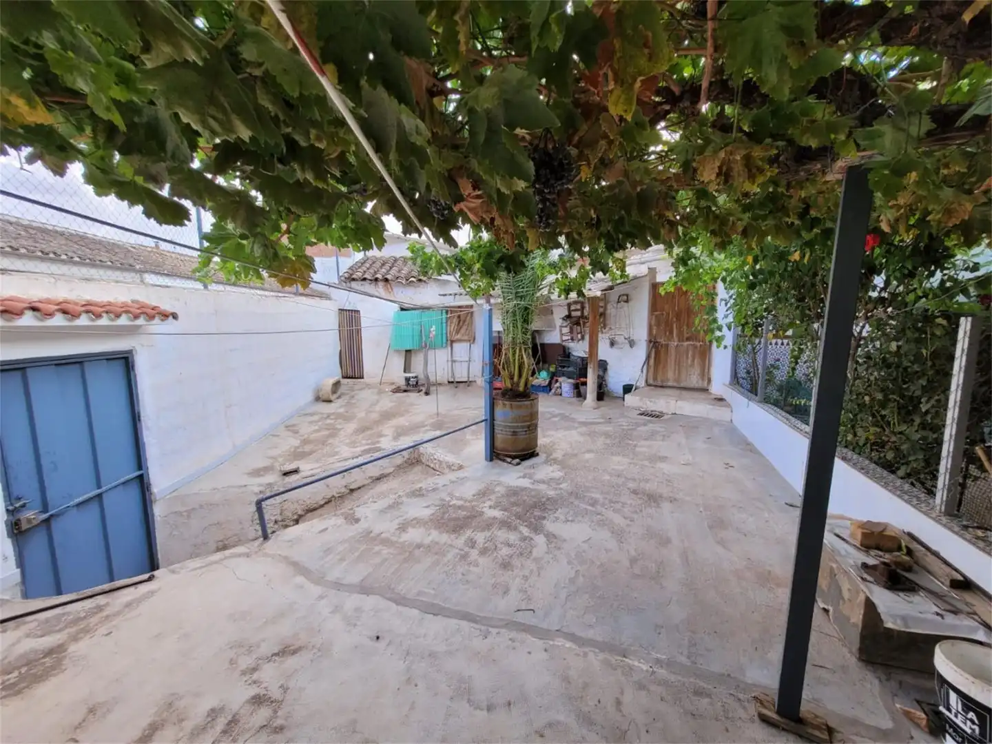 Casa adosada en venta en Calle Huertas, Cabra del Santo Cristo Jardín de Casa adosada en venta en Cabra del Santo Cristo con Jardín privado