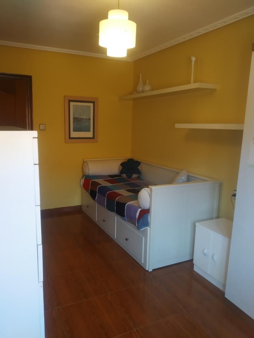 Dormitori de Pis per a compartir en Gijón  amb Calefacció, Moblat i Forn