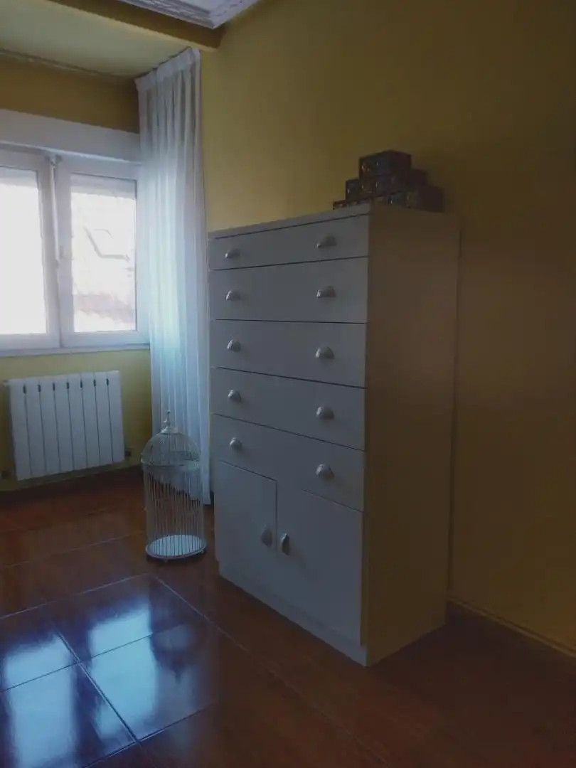 Habitació a Calle Vicente Jove, 6, El Natahoyo Dormitori de Pis per a compartir en Gijón amb Calefacció, Moblat i Forn