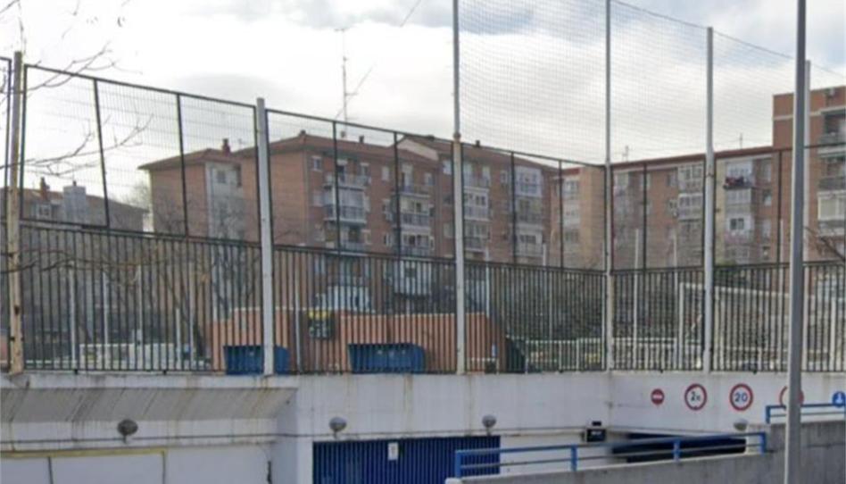 Garage for sale in Calle de José Arcones Gil, Pueblo Nuevo, Madrid - image 1 Photo 1 of Garage for sale in Calle de José Arcones Gil, Pueblo Nuevo, Madrid
