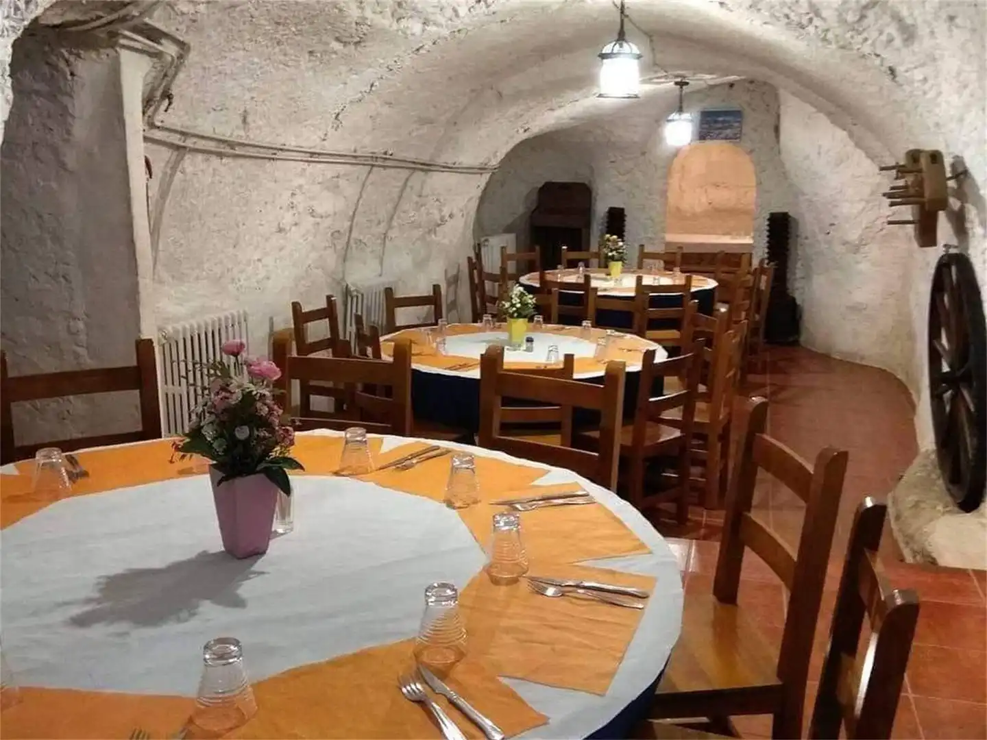 Geschaftsraum zum Verkauf in Calle las Bodegas, Fuendejalón Geschaftsraum zum Verkauf in Fuendejalón mit Heizung und Möbliert