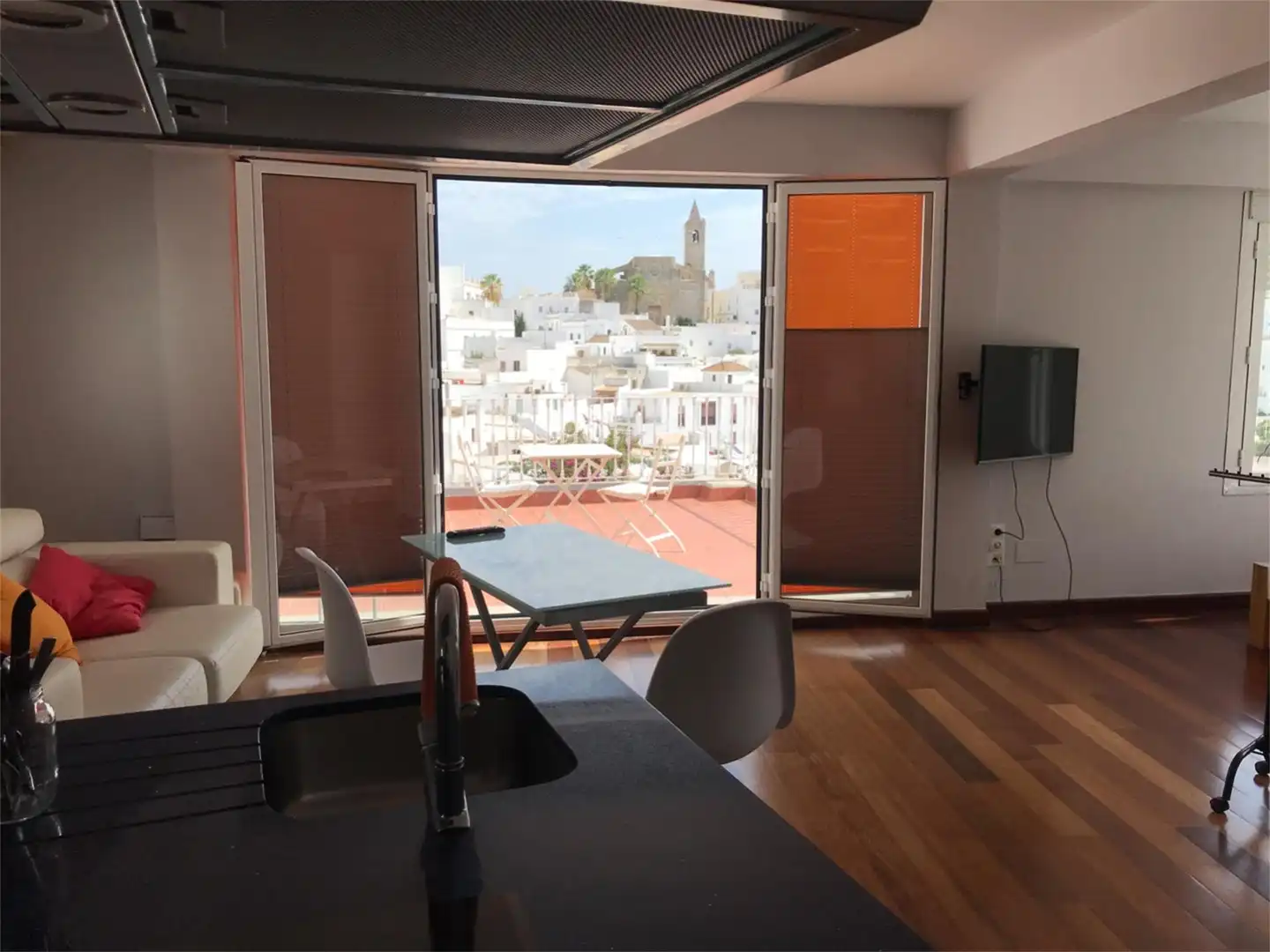 Vista exterior de Àtic en venda en Vejer de la Frontera amb Aire condicionat, Calefacció i Parquet