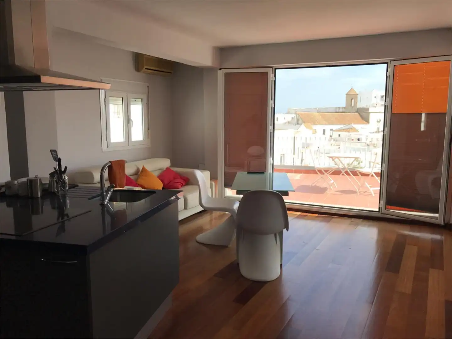 Sala d'estar de Àtic en venda en Vejer de la Frontera amb Aire condicionat, Calefacció i Parquet