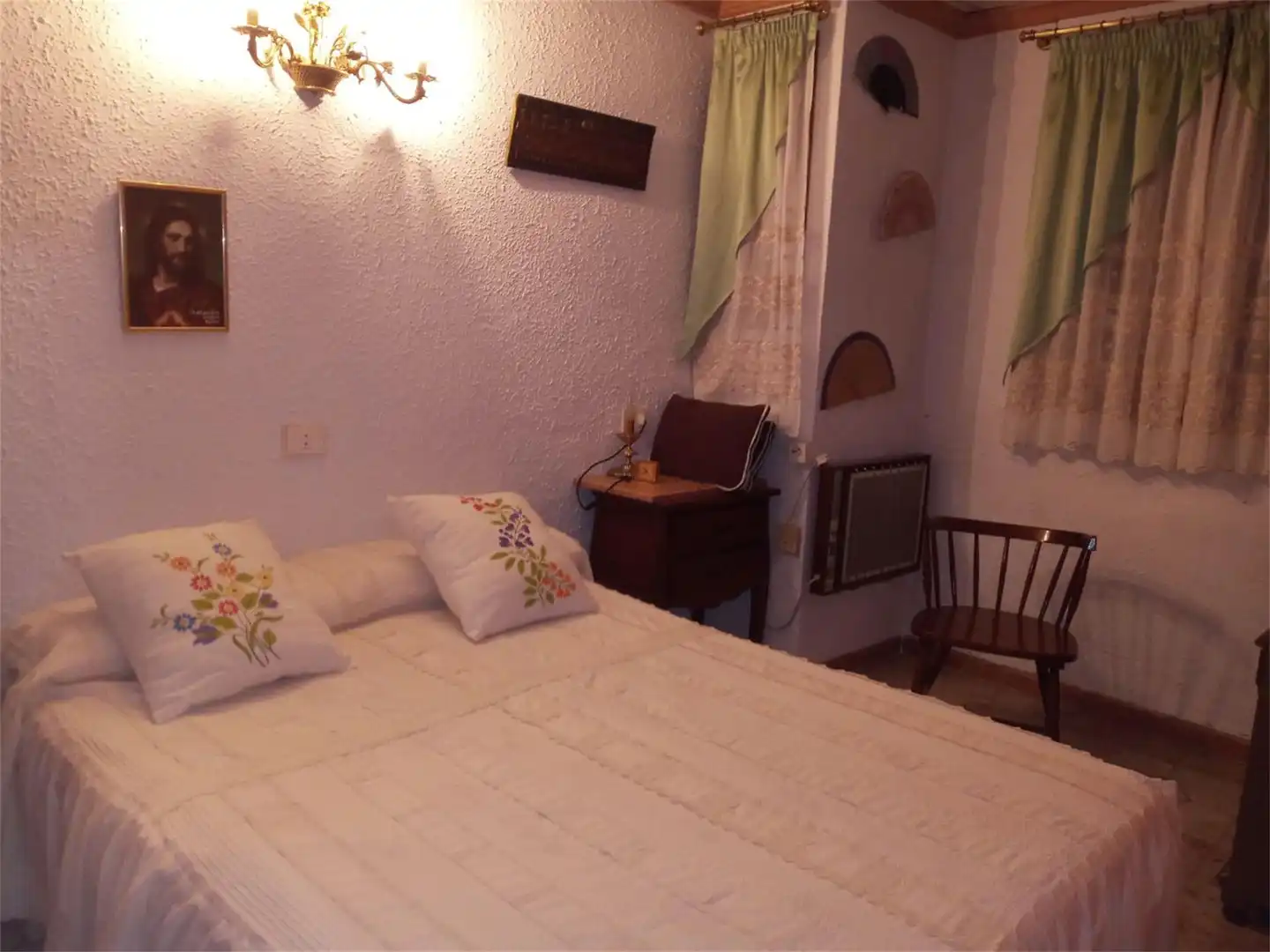 Casa o xalet en venda a Calle Castillo, Alcudia de Veo Dormitori de Casa o xalet en venda en Alcudia de Veo amb Calefacció, Jardí privat i Terrassa