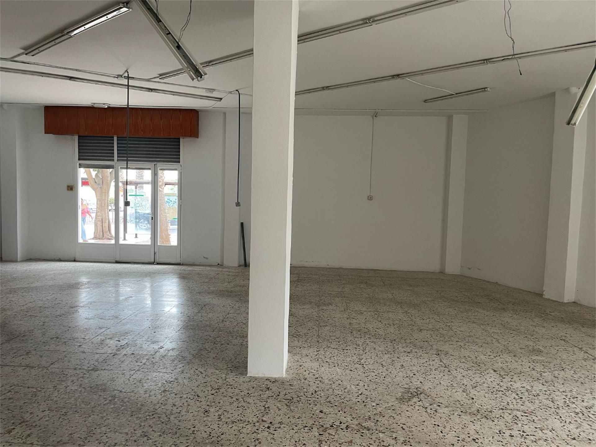 Premises to rent in Roquetas de Mar