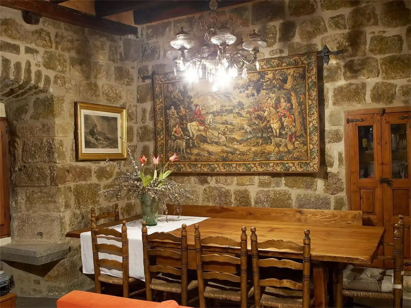 Casa o xalet en venda a Carrer del Raiador, Bassella Menjador de Casa o xalet en venda en Bassella amb Calefacció, Parquet i Terrassa
