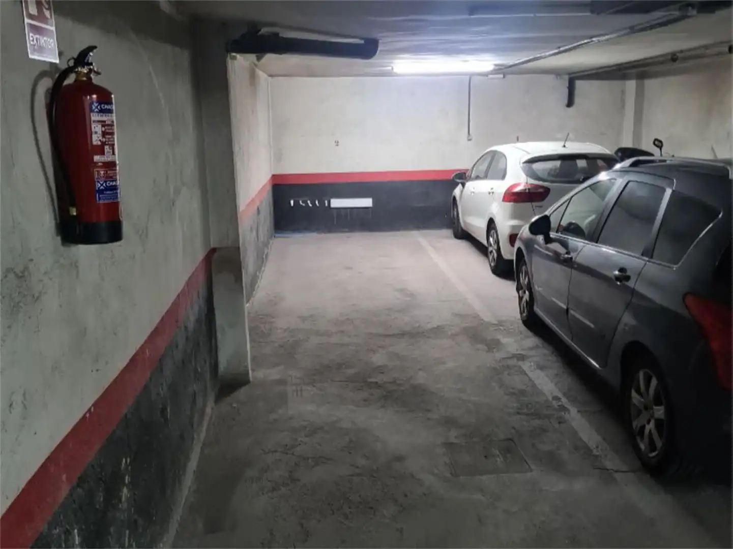 Garage for rent in Calle de Peñafiel, San Isidro Parking of Garage for rent in Madrid