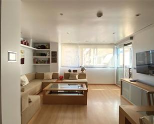 Living room of Flat for sale in  Madrid Capital  with Air Conditioner, Heating and Private garden