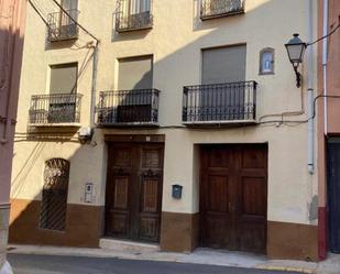 Vista exterior de Casa adosada en venda en Chella amb Calefacció, Terrassa i Traster