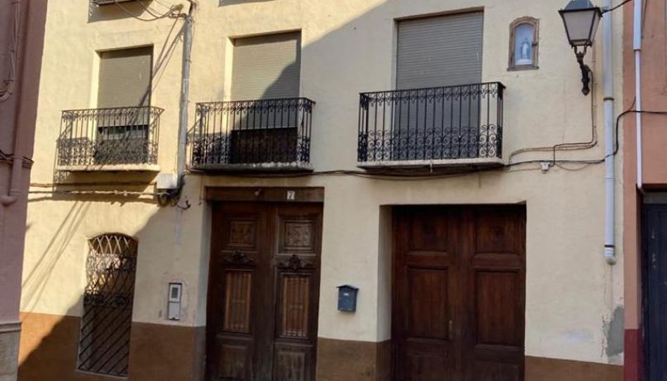 Casa adosada en venta en Carrer Santo Domingo, 7, Chella, Valencia - imagen 1 Foto 1 de Casa adosada en venta en Carrer Santo Domingo, 7, Chella, Valencia