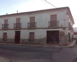 Vista exterior de Casa adosada en venda en Minaya amb Balcó