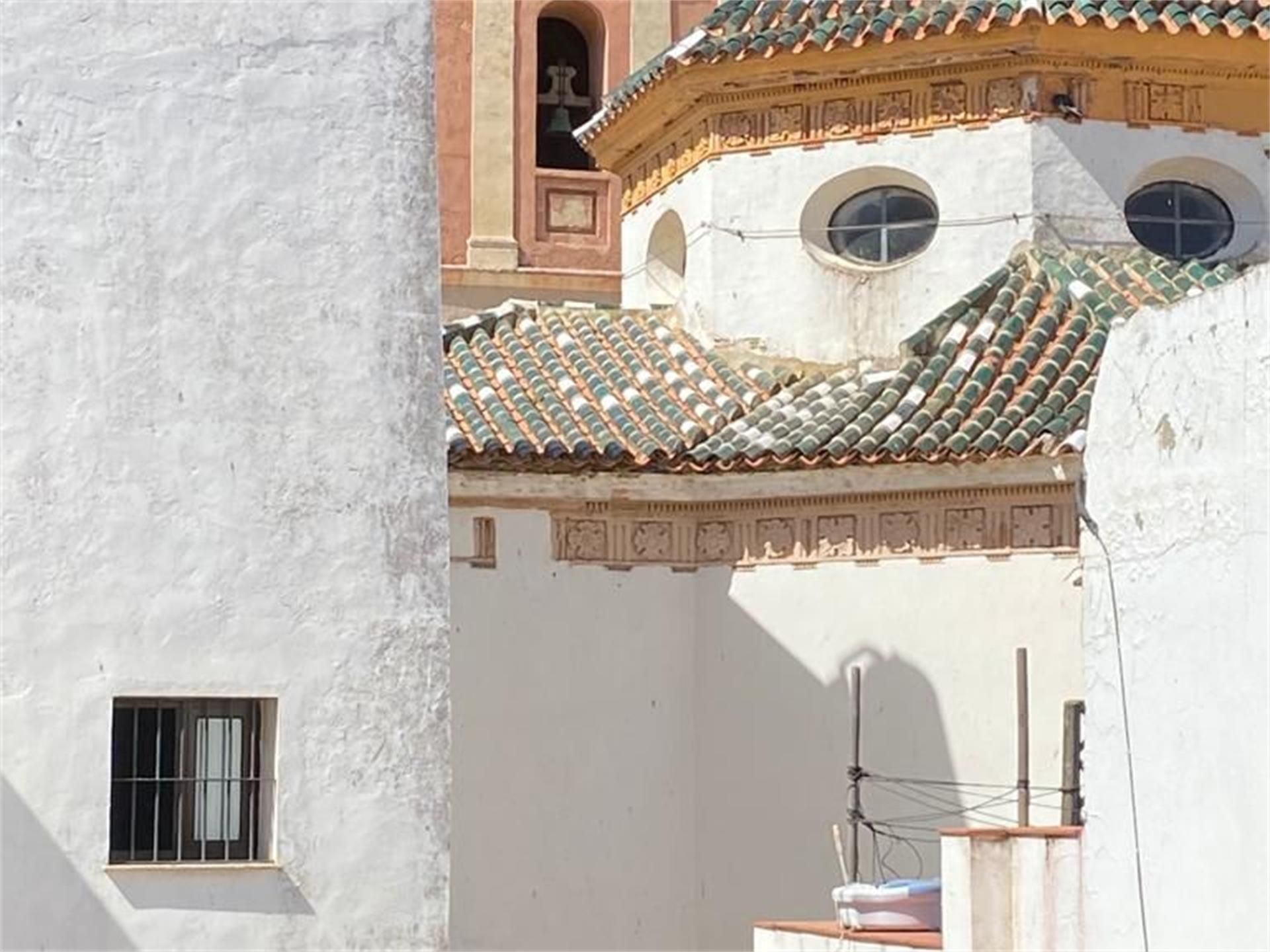 Vista exterior de Casa adosada de lloguer en Tarifa amb Terrassa i Balcó