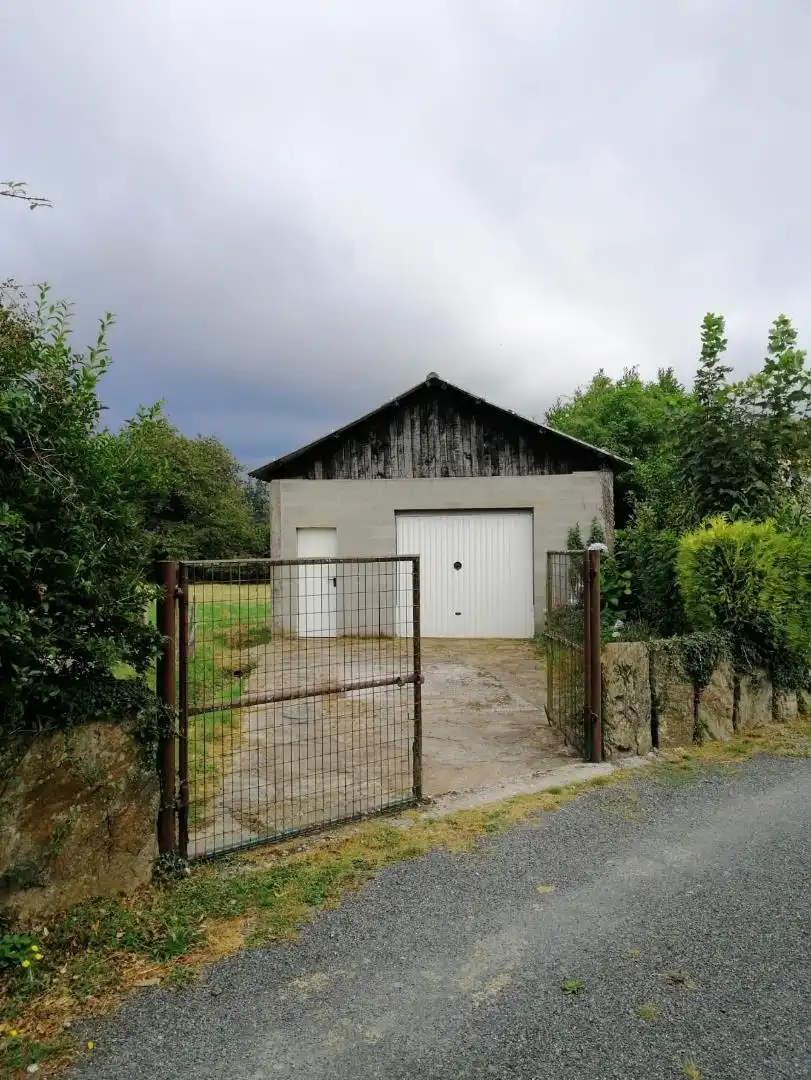Einfamilien-Reihenhaus zum Verkauf in Mañón mit Privatgarten und Möbliert