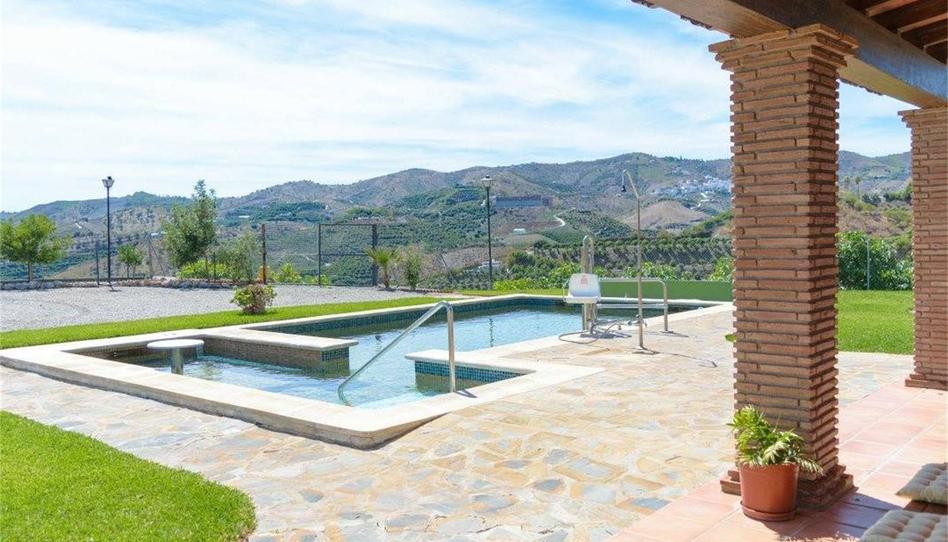 Country house to rent in Calle Iznate, Benamocarra, Málaga - image 1 Photo 1 of Country house to rent in Calle Iznate, Benamocarra, Málaga