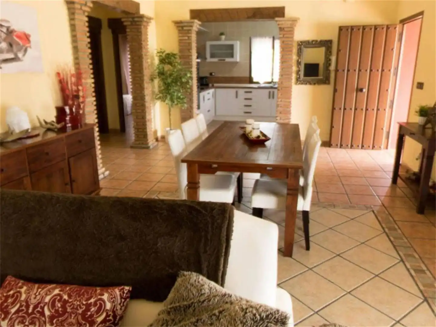 Finca rústica de lloguer a Calle Iznate, Benamocarra Menjador de Finca rústica de lloguer en Benamocarra amb Aire condicionat, Calefacció i Jardí privat