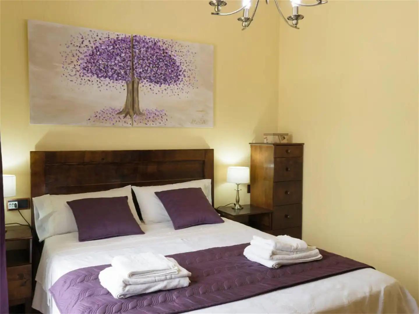 Finca rústica de lloguer a Calle Iznate, Benamocarra Dormitori de Finca rústica de lloguer en Benamocarra amb Aire condicionat, Calefacció i Jardí privat