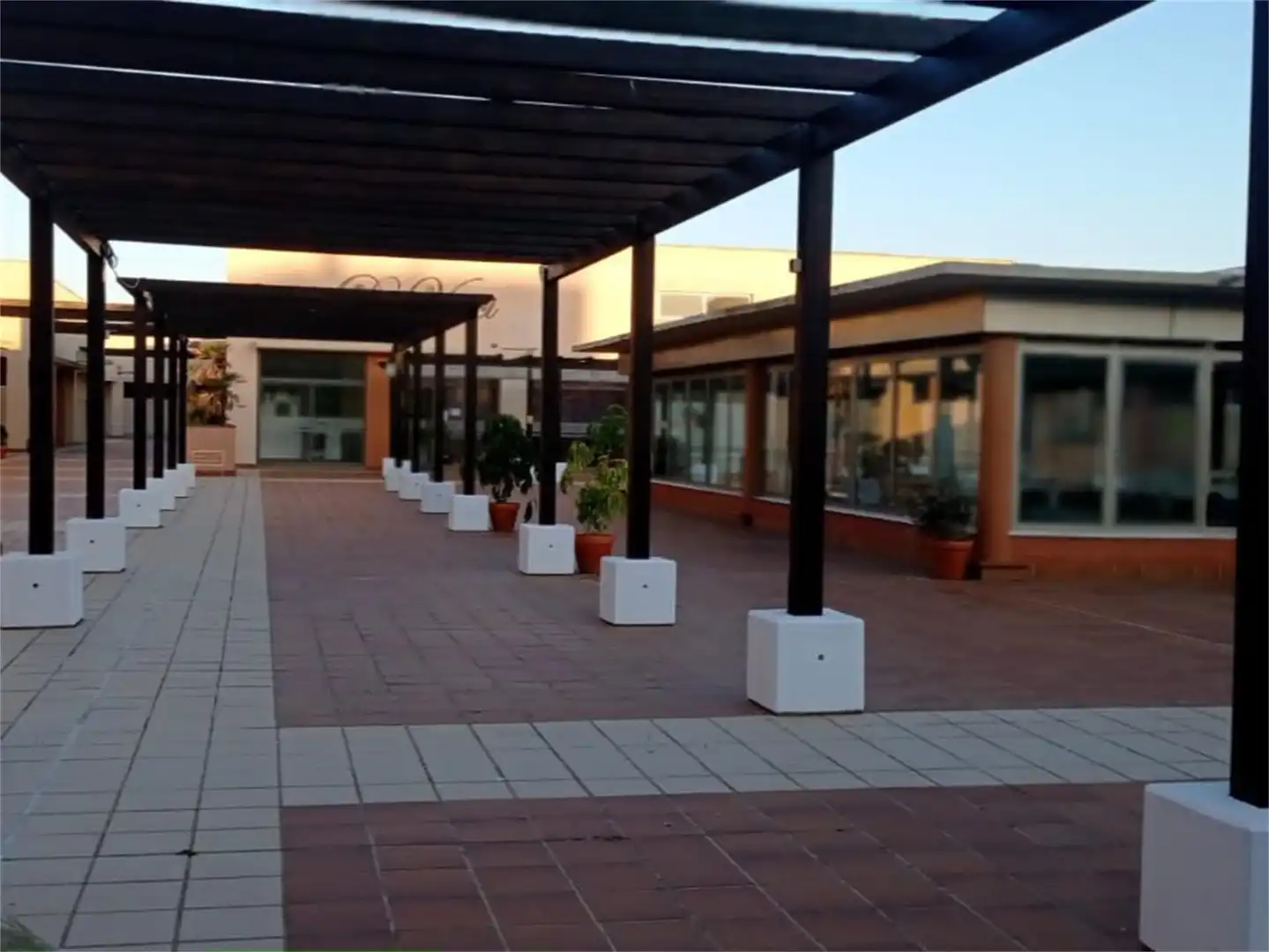 Local de lloguer a Carretera de la Barrosa, La Barrosa Terrassa de Local de lloguer en Chiclana de la Frontera amb Aire condicionat