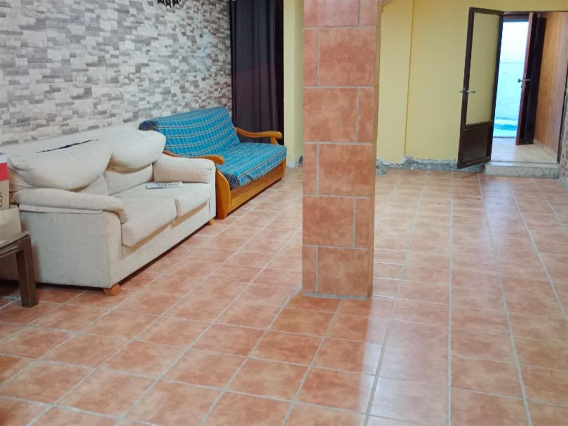 Casa o xalet en venda a Calle San Bartolomé, Borja Sala d'estar de Casa o xalet en venda en Borja amb Aire condicionat, Terrassa i Balcó