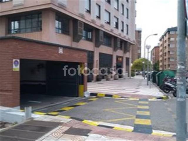 Garaje en Venta en Avenida de Pío XII en Mendebaldea - Ermitagaña