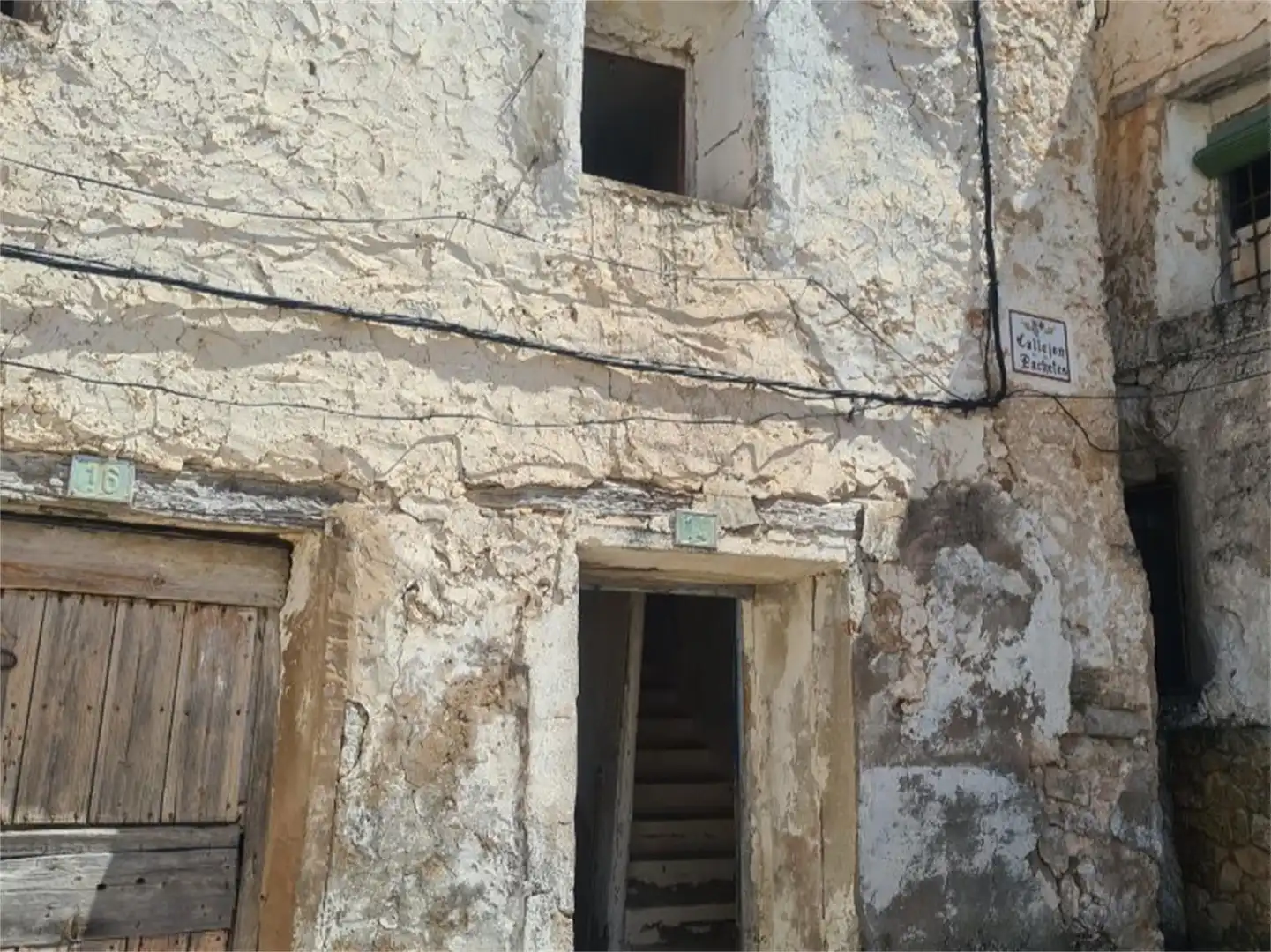 Casa adosada en venta en Calle Real, Huélamo Vista exterior de Casa adosada en venta en Huélamo