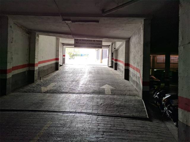 Garaje en Venta en Calle Hernández Lázaro en Nou Campanar