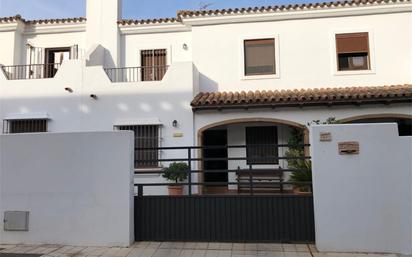 Casas adosadas en venta con terraza en Benalup-Casas Viejas | fotocasa