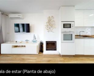 Sala d'estar de Apartament en venda en Marbella amb Aire condicionat, Terrassa i Piscina