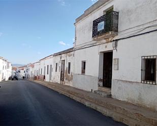 Vista exterior de Casa adosada en venda en Usagre amb Traster