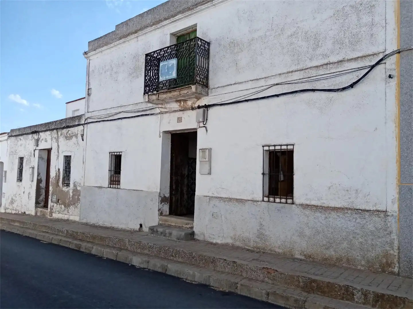 Casa adosada en venta en Calle Nueva, 27, Usagre Vista exterior de Casa adosada en venta en Usagre con Trastero