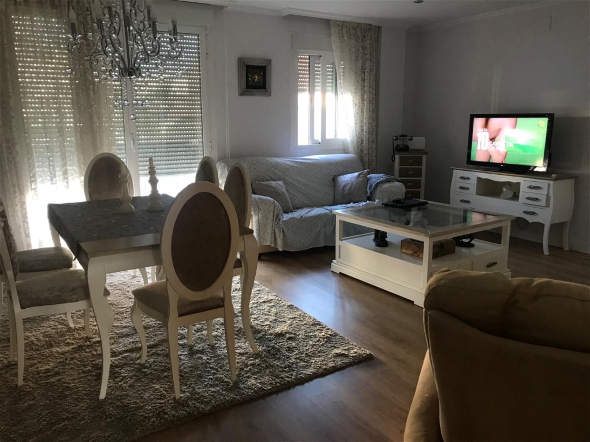 Living room of Flat to share in Valverde de Leganés  with Air Conditioner, Heating and Parquet flooring