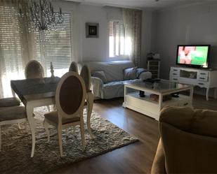 Living room of Flat to share in Valverde de Leganés  with Air Conditioner, Heating and Parquet flooring