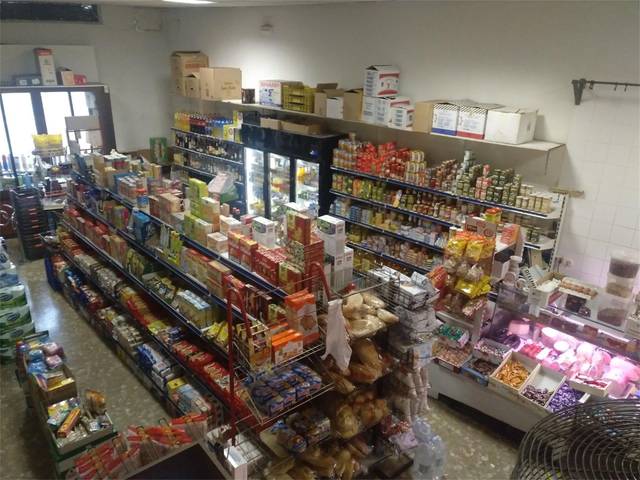 Local comercial en Alquiler en Calle La Feria en Fernán-Núñez