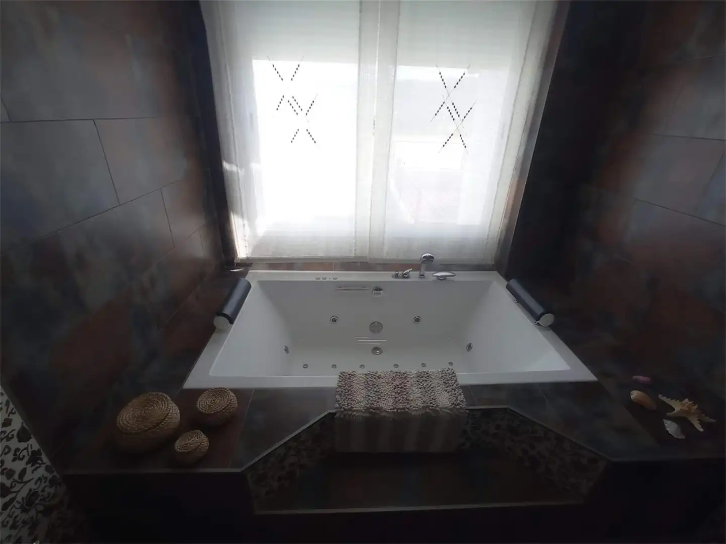 Casa adosada en venta en Calle Blas Infante, Alfarnate Baño de Casa adosada en venta en Alfarnate con Calefacción, Jardín privado y Terraza