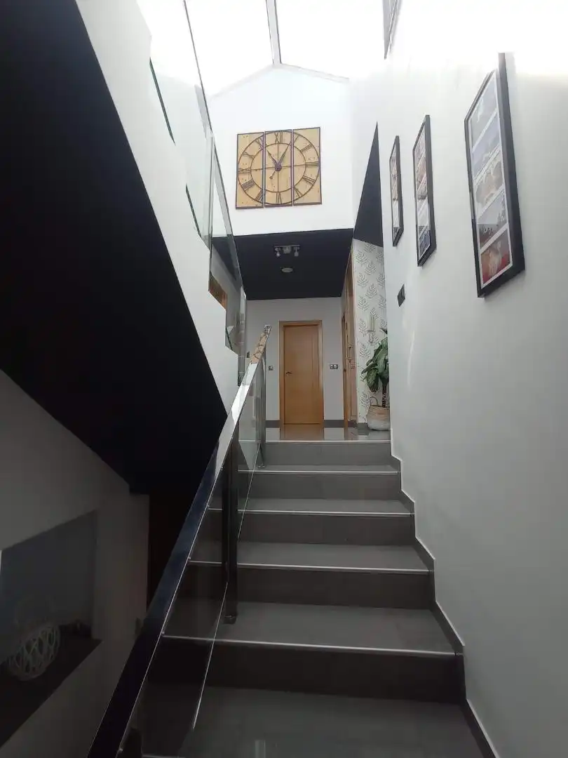 Casa adosada en venta en Calle Blas Infante, Alfarnate Casa adosada en venta en Alfarnate con Calefacción, Jardín privado y Terraza