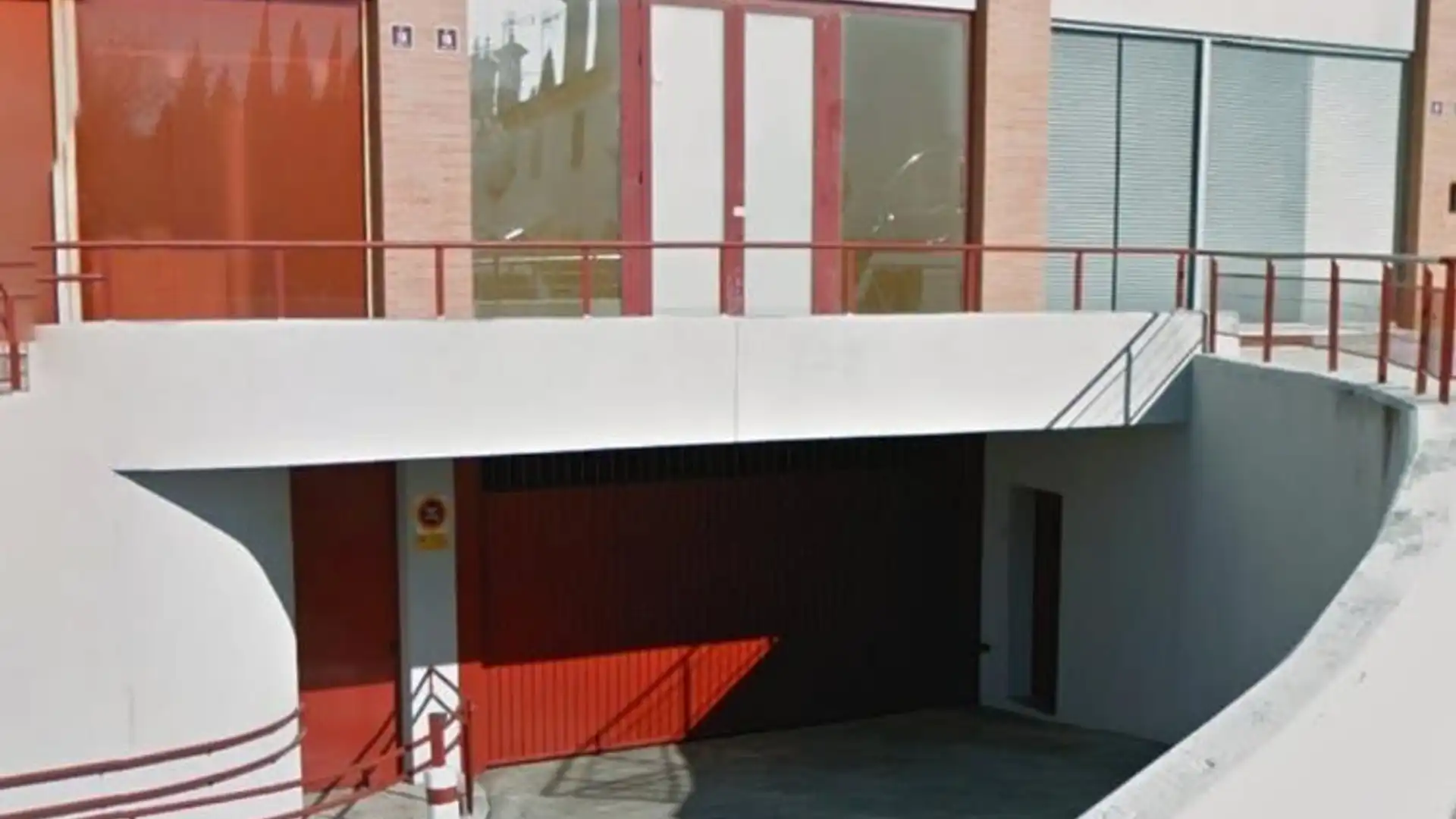 Vista exterior de Garaje de alquiler en Mairena del Aljarafe