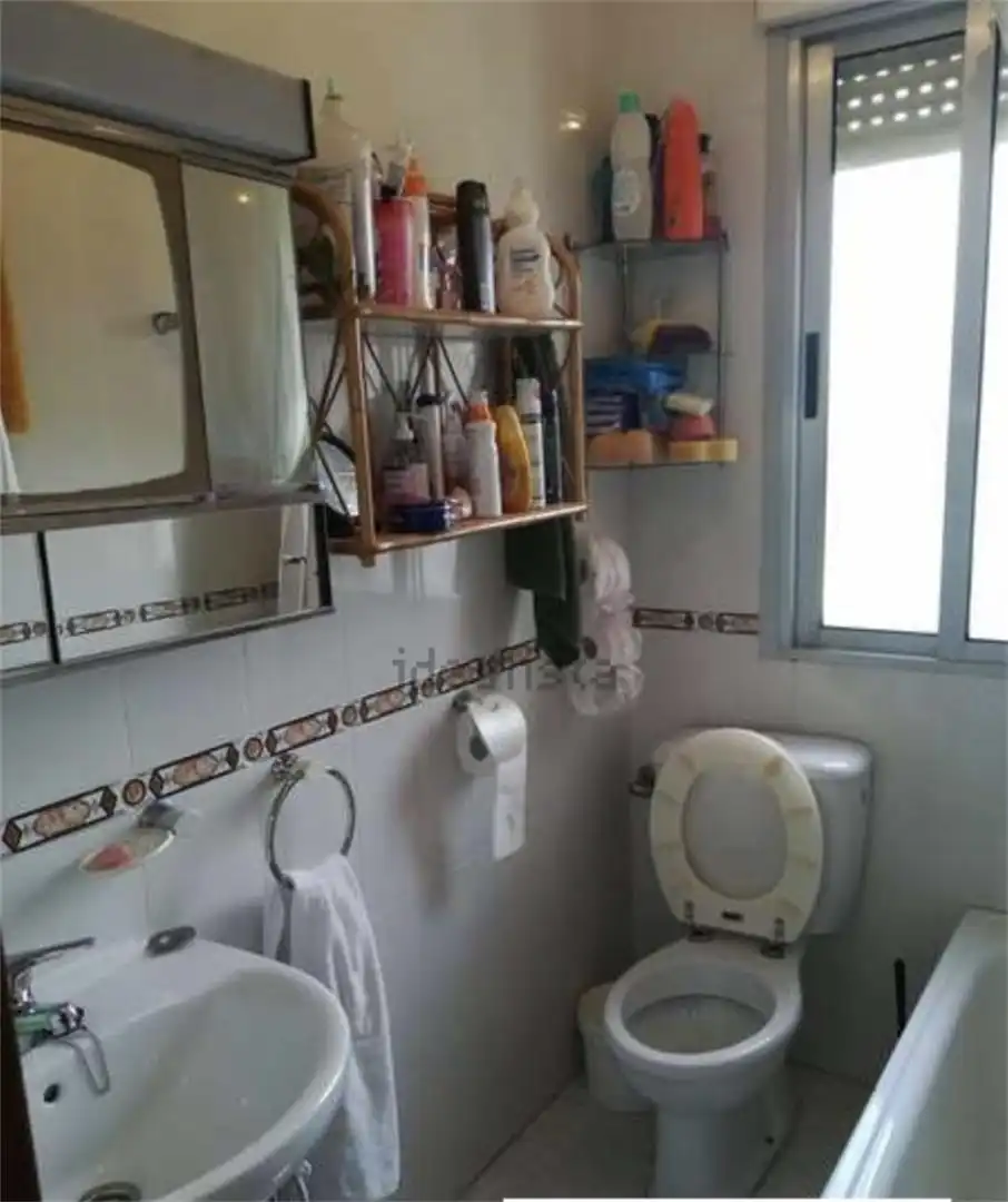 Flat for sale in Calle San Salvador, 8, Cubillas de Santa Marta Bathroom of Flat for sale in Cubillas de Santa Marta with Private garden, Terrace and Storage room