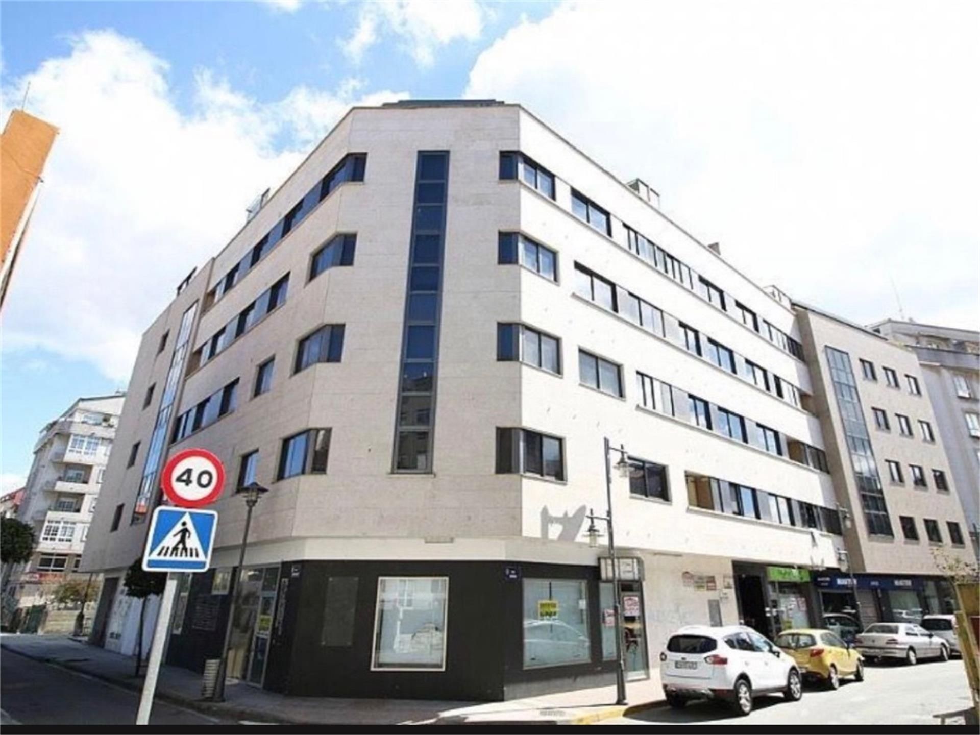 Vista exterior de Pis en venda en Cangas  amb Terrassa