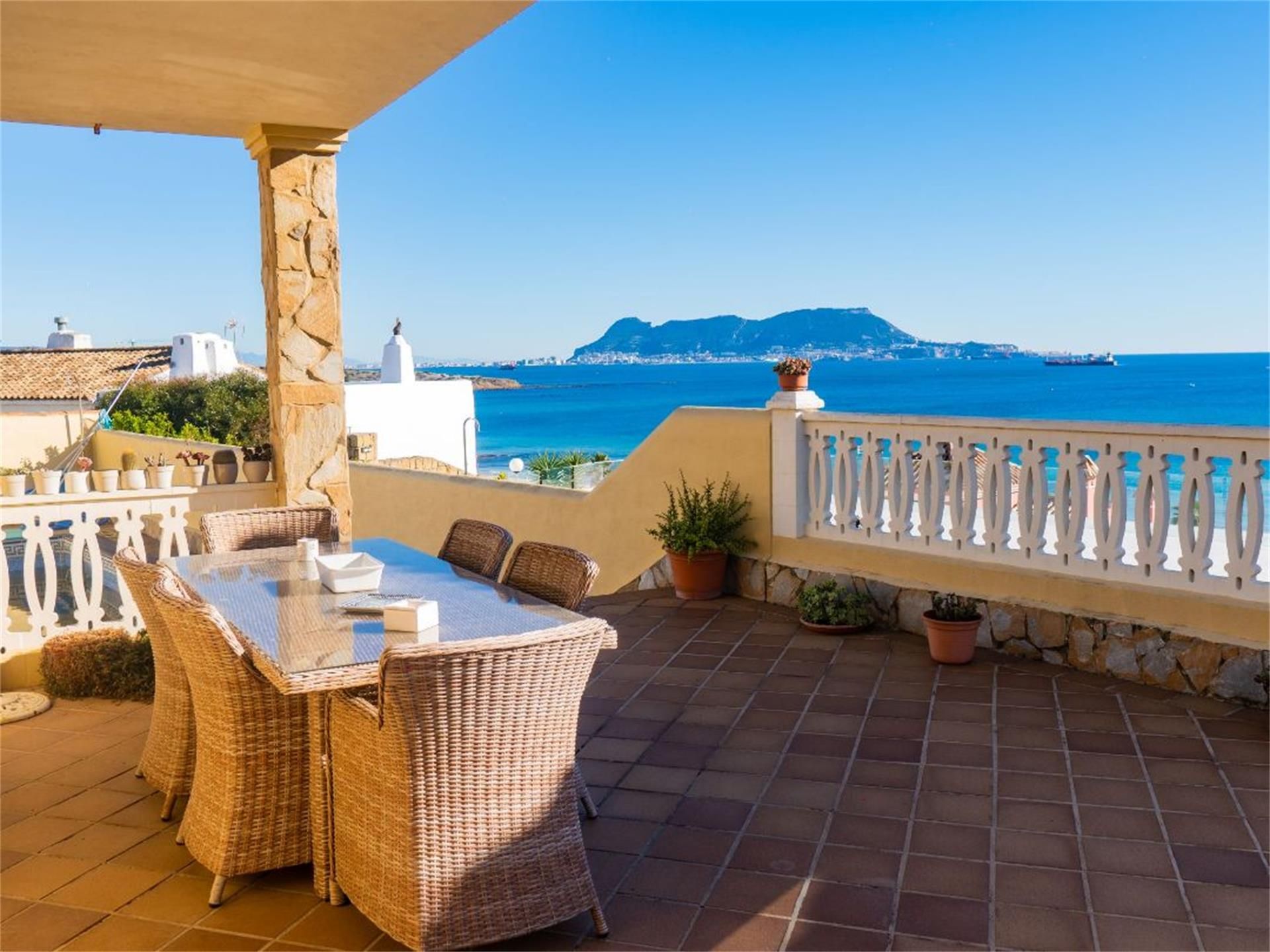 Terrace of House or chalet for sale in Algeciras  with Air Conditioner, Heating and Terrace