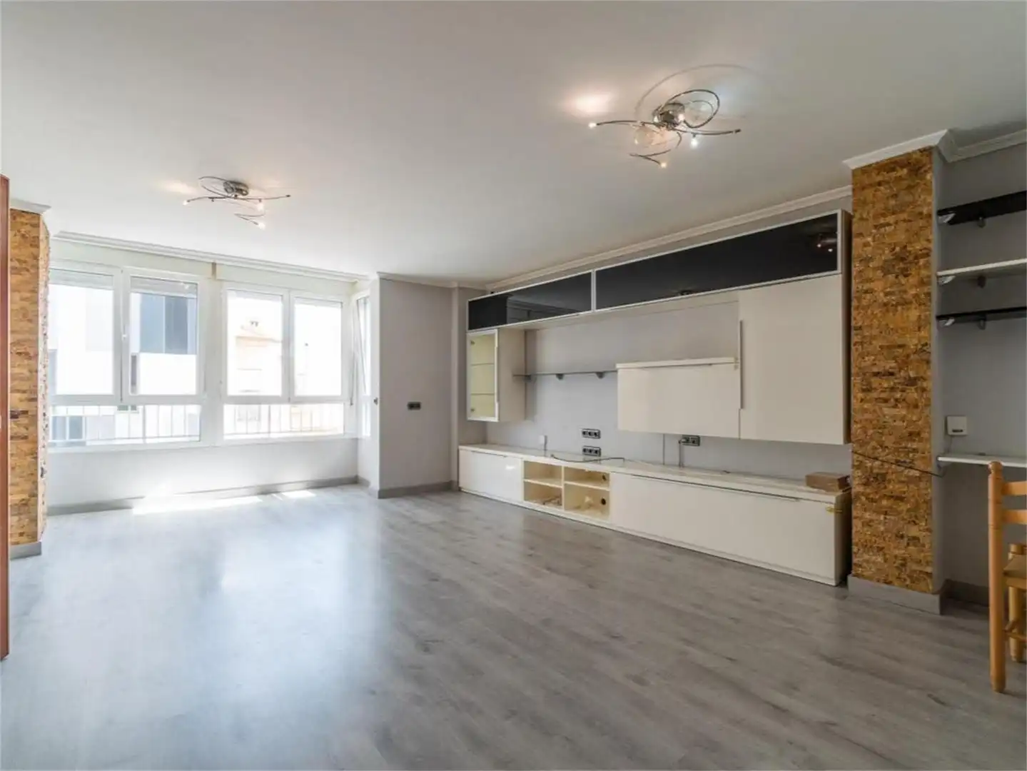 Apartamento de alquiler en Calle Vicente Blasco Ibáñez, Centro - Muelle Pesquero Sala de estar de Apartamento de alquiler en Torrevieja con Aire acondicionado, Calefacción y Amueblado