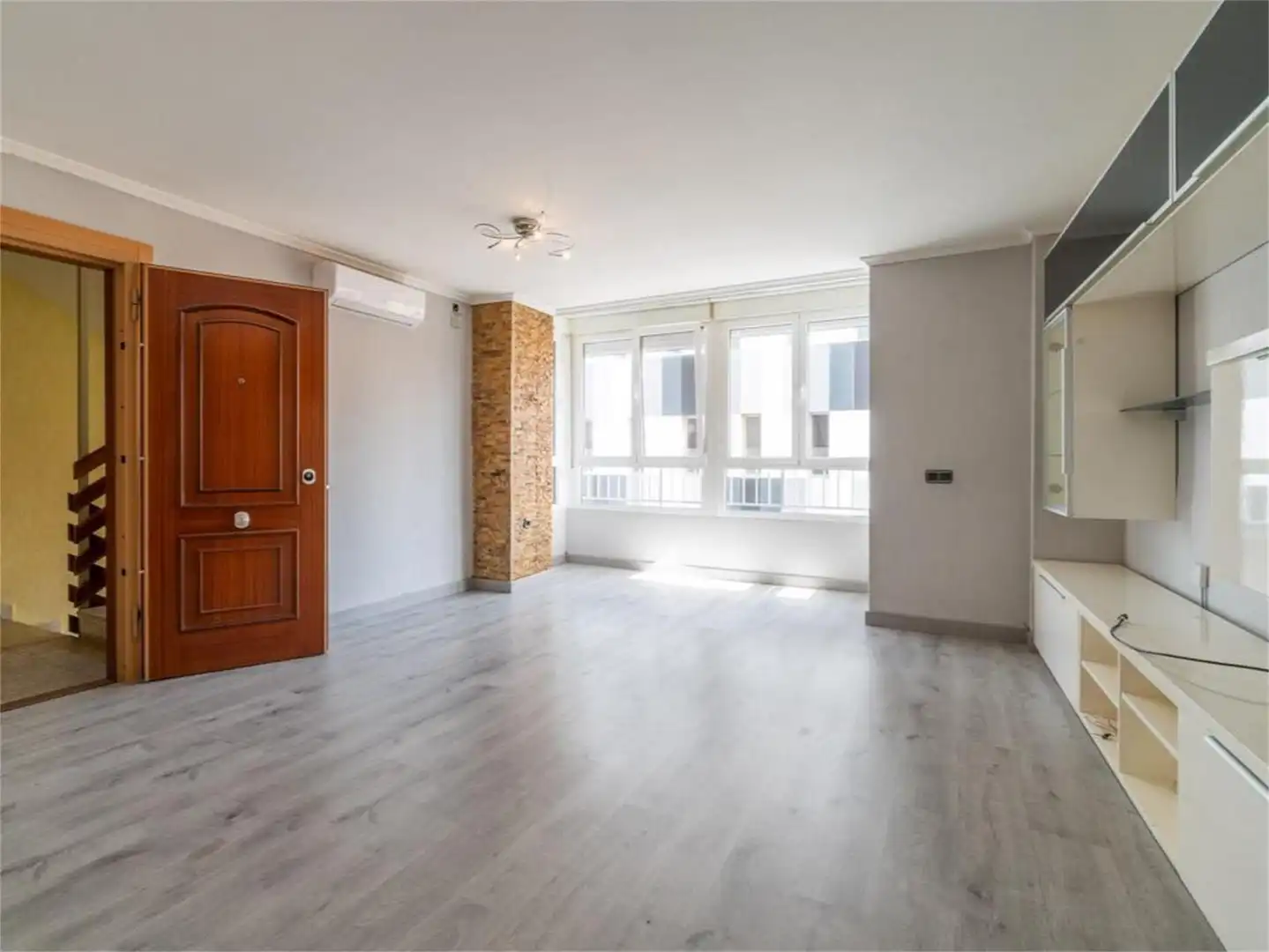 Apartamento de alquiler en Calle Vicente Blasco Ibáñez, Centro - Muelle Pesquero Apartamento de alquiler en Torrevieja con Aire acondicionado, Calefacción y Amueblado