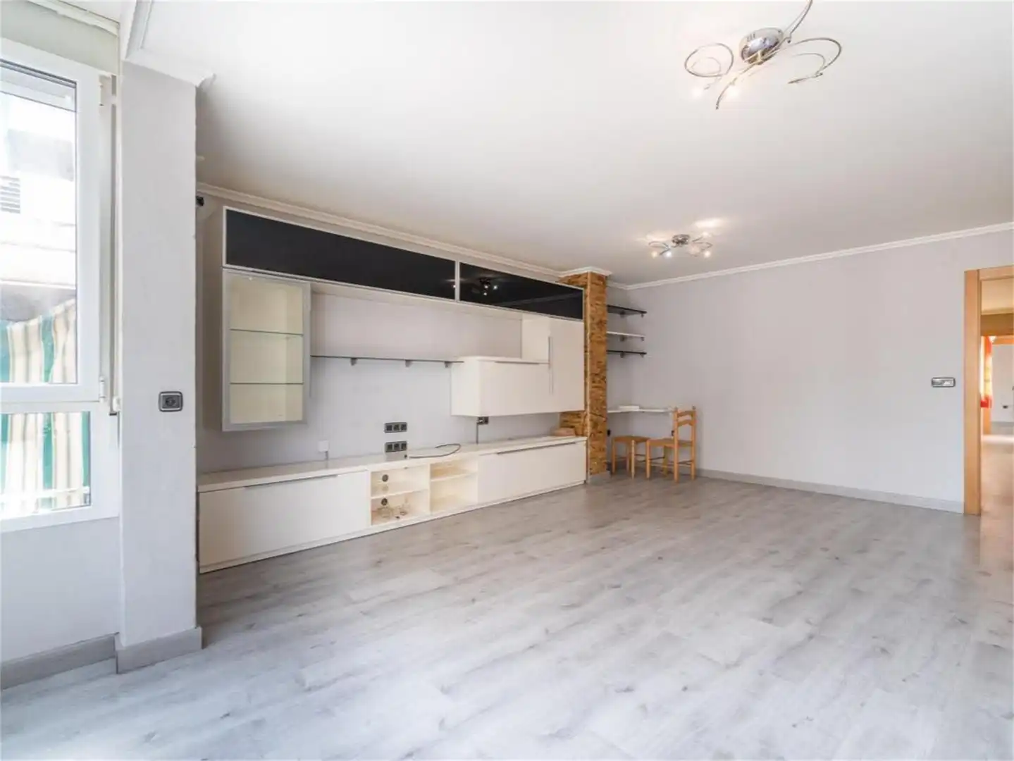 Apartamento de alquiler en Calle Vicente Blasco Ibáñez, Centro - Muelle Pesquero Sala de estar de Apartamento de alquiler en Torrevieja con Aire acondicionado, Calefacción y Amueblado