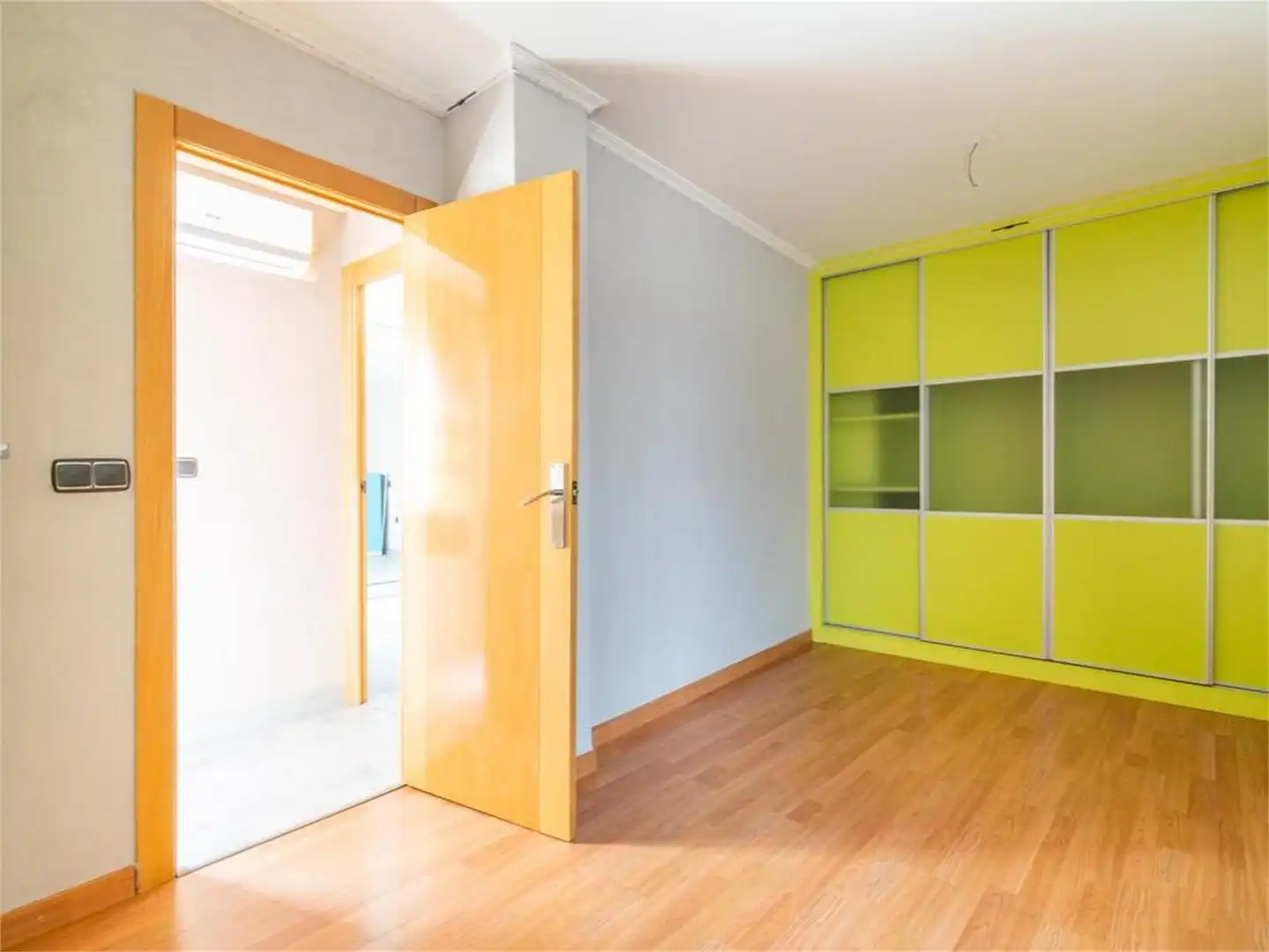 Apartamento de alquiler en Calle Vicente Blasco Ibáñez, Centro - Muelle Pesquero Apartamento de alquiler en Torrevieja con Aire acondicionado, Calefacción y Amueblado