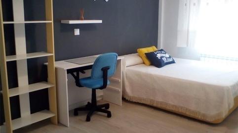 Flat to share in Avenida de Portugal, Puerta de Cuartos - Avda. de Portugal, Toledo - image 2 Photo 2 of Flat to share in Avenida de Portugal, Puerta de Cuartos - Avda. de Portugal, Toledo