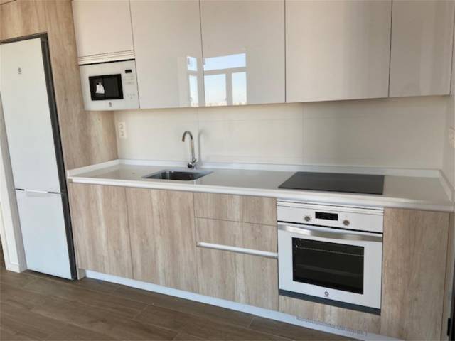 Piso en Alquiler en Valdezarza