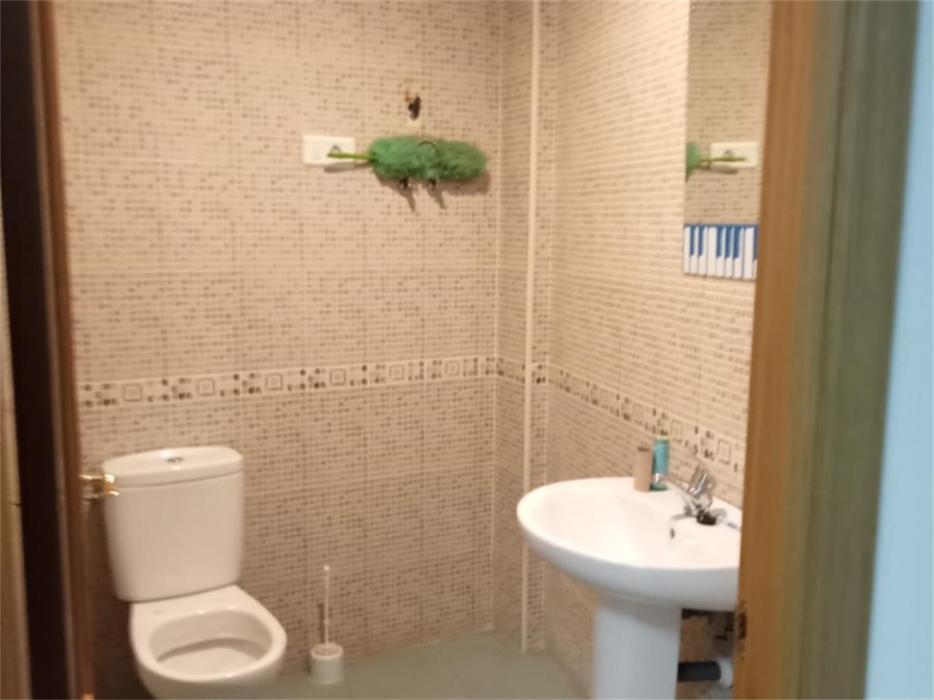 Baño de Nave industrial de alquiler en Tomelloso