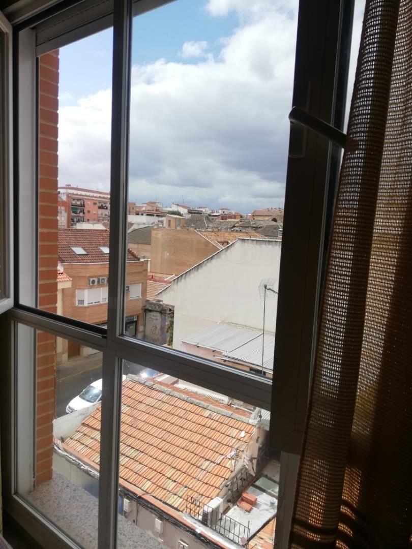 Vista exterior de Estudio en venta en Ciudad Real Capital con Aire acondicionado, Calefacción y Trastero