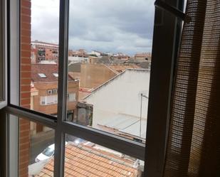 Vista exterior de Estudi en venda en Ciudad Real Capital amb Aire condicionat