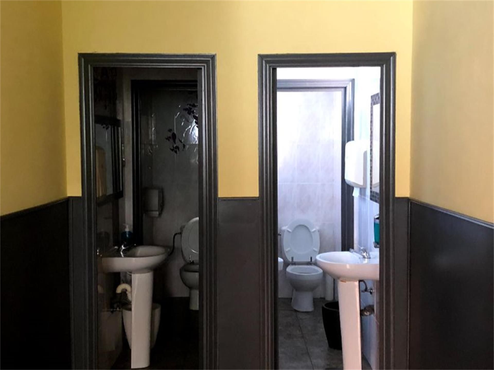 Bathroom of Premises to rent in Langreo