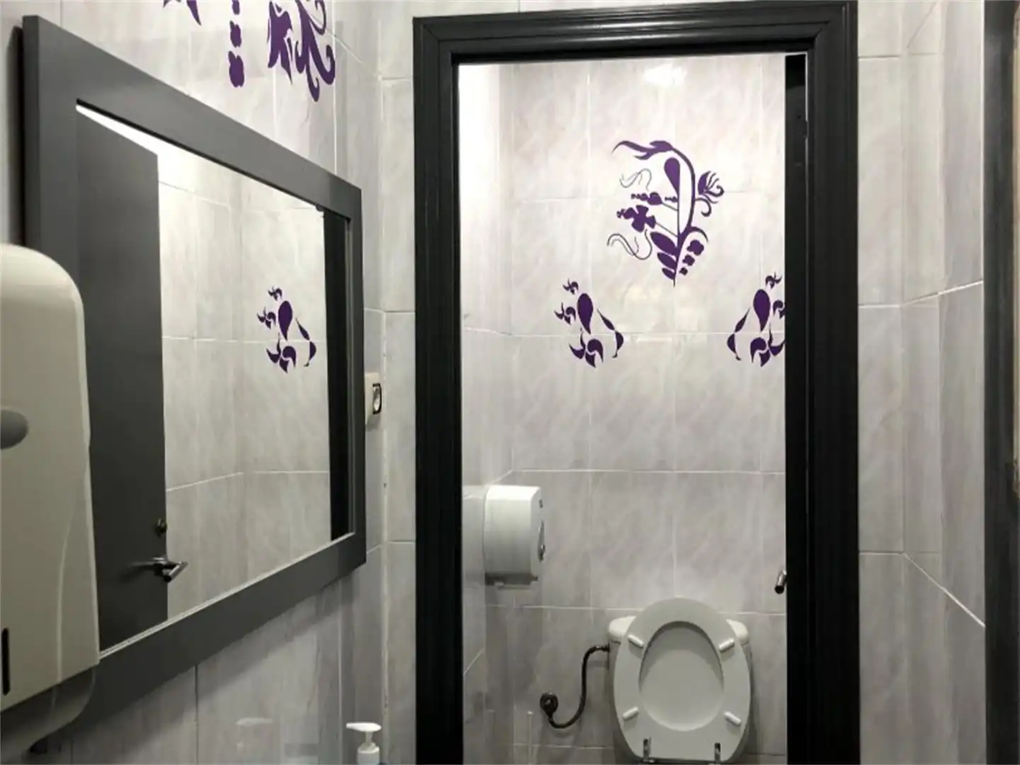 Bathroom of Commercial properties for rent in Langreo