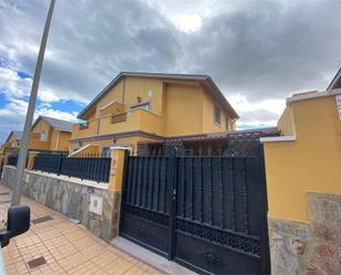 Casa o xalet per a compartir a Calle Jamo, Castillo del Romeral - Juan Grande